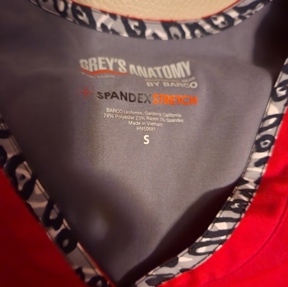 Scrub top - Picture 2 of 2